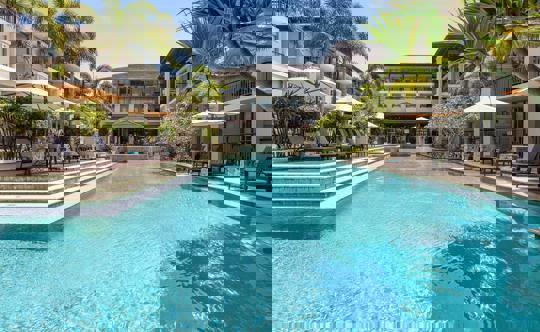 Oaks Hotels, Resorts and suites with swimming pool